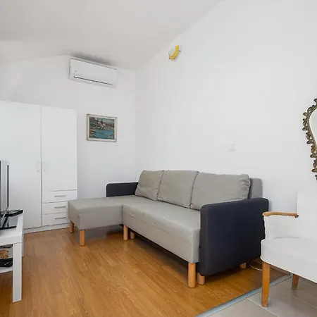 Sofia - With Wi-fi & Parking Place Apartamento Poreč